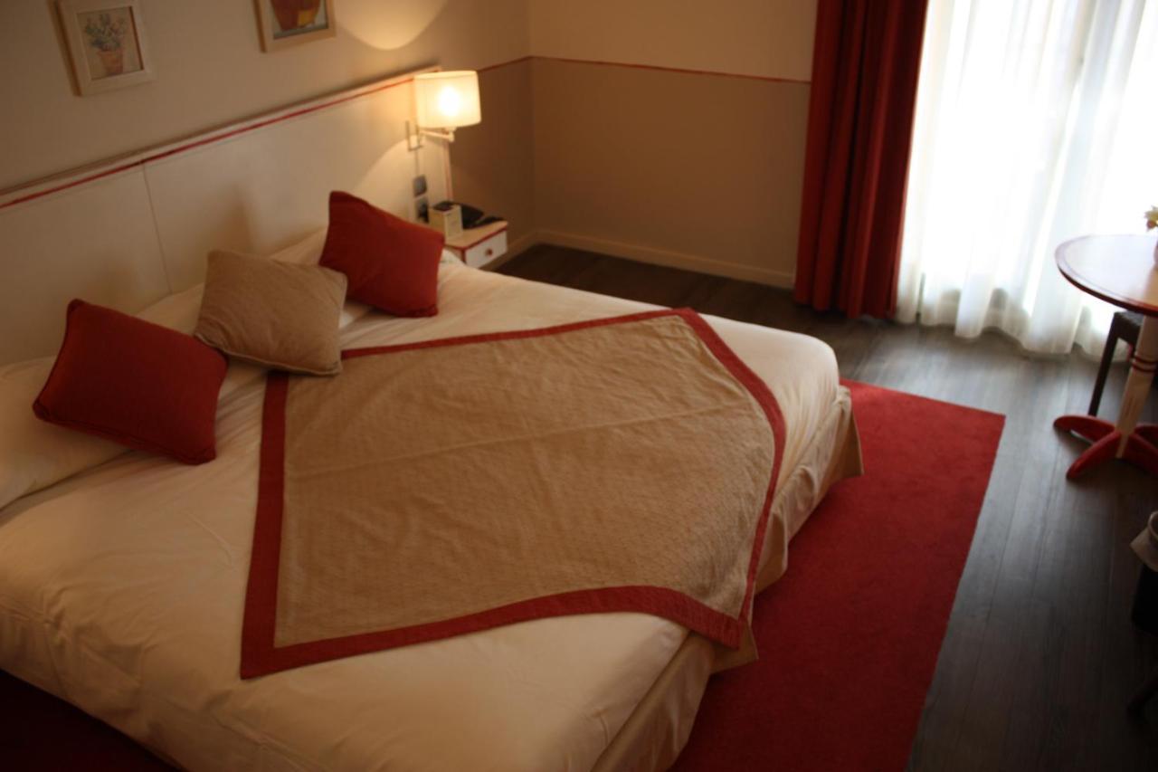 Hotel Aquabella & 4*