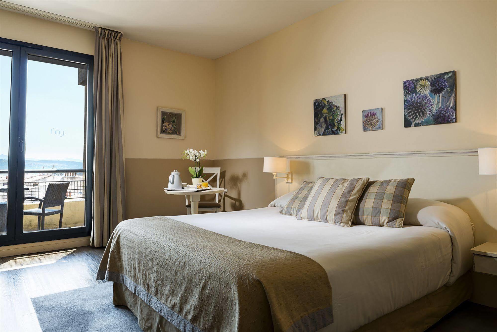 Hotel Aquabella & 4*