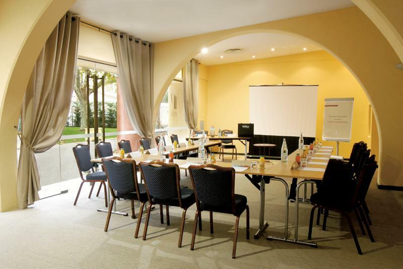 Hotel Aquabella &
